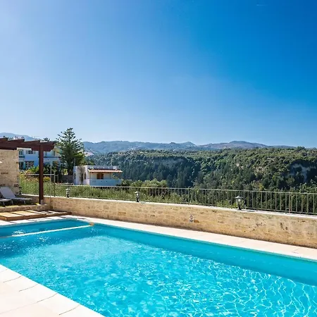 Ilys Home, A Country-chic Retreat With Pool & Bbq, By Thinkvilla *