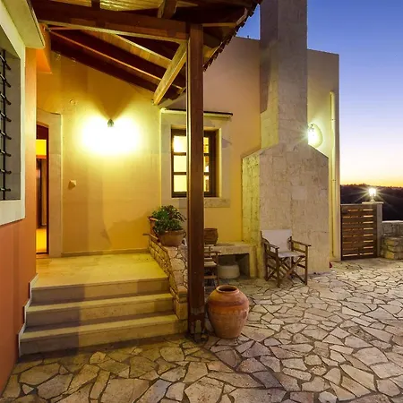 Ilys Home, A Country-chic Retreat With Pool & Bbq, By Thinkvilla *