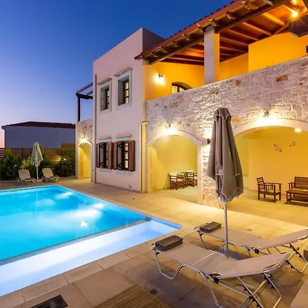 Ilys Home, A Country-chic Retreat With Pool & Bbq, By Thinkvilla *