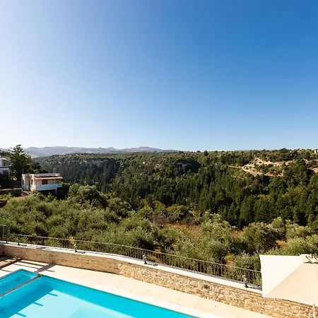 Ilys Home, A Country-chic Retreat With Pool & Bbq, By Thinkvilla Villa