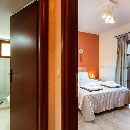 Ilys Home, A Country-chic Retreat With Pool & Bbq, By Thinkvilla * Margaritai